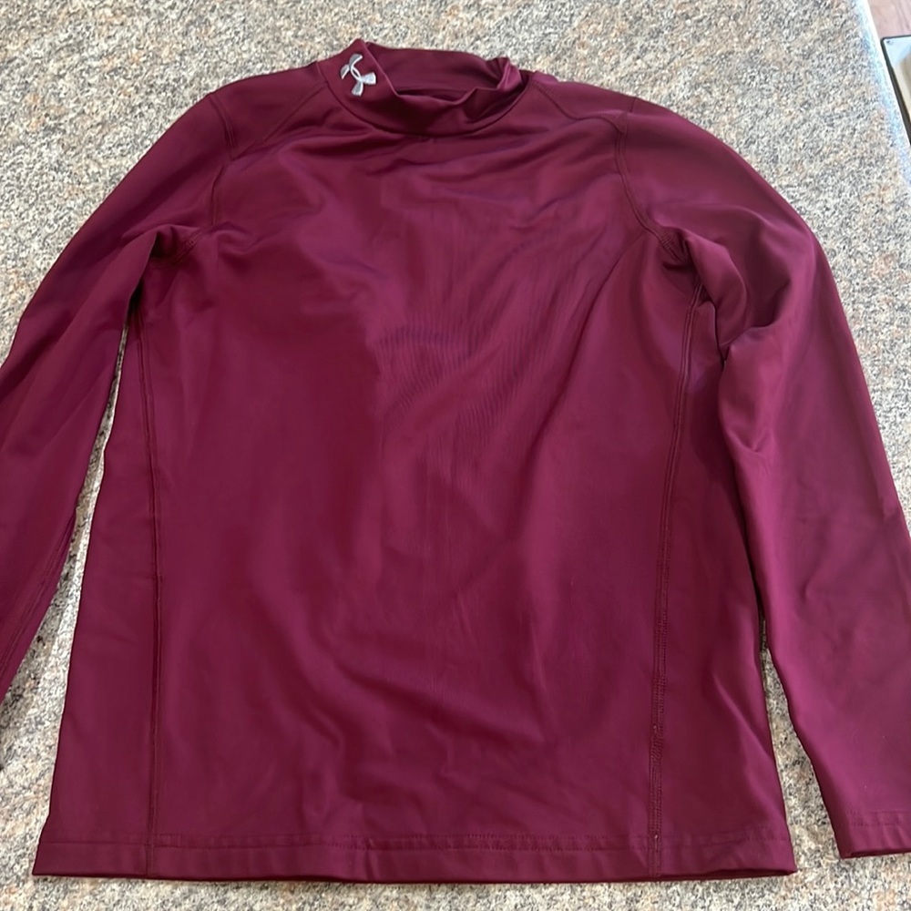 Kids Under Armour  shirt size medium